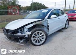 تسلا موديل 3